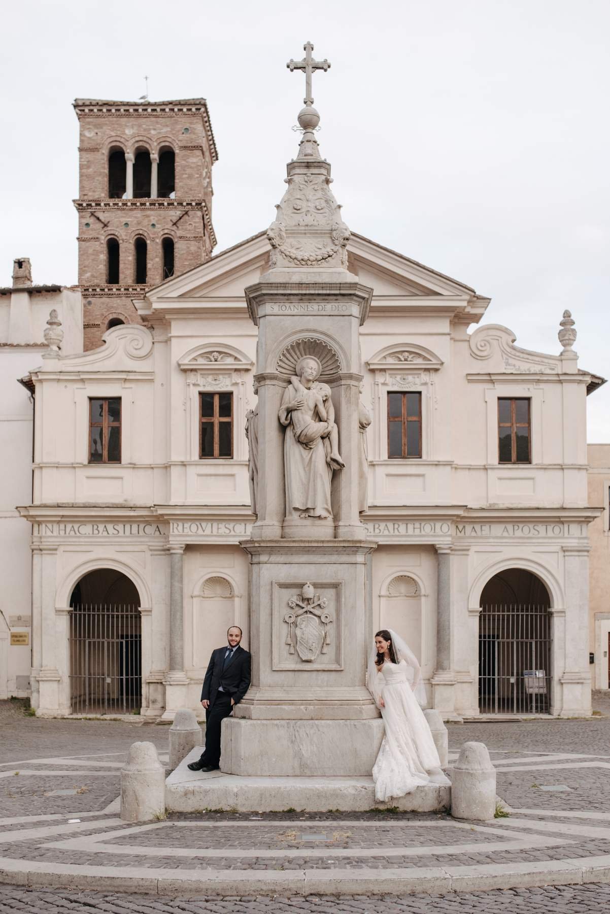 A bride in front of San Bartolomeo on the Tiber Island