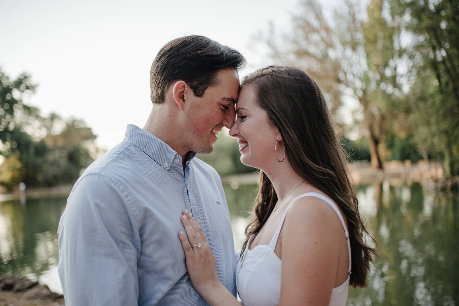 A couple by the lake in Villa Borghese